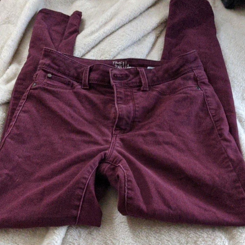 High rise Jegging in burgundy